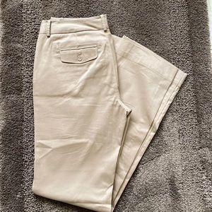 NEW Banana Republic size 6 trousers. Beige